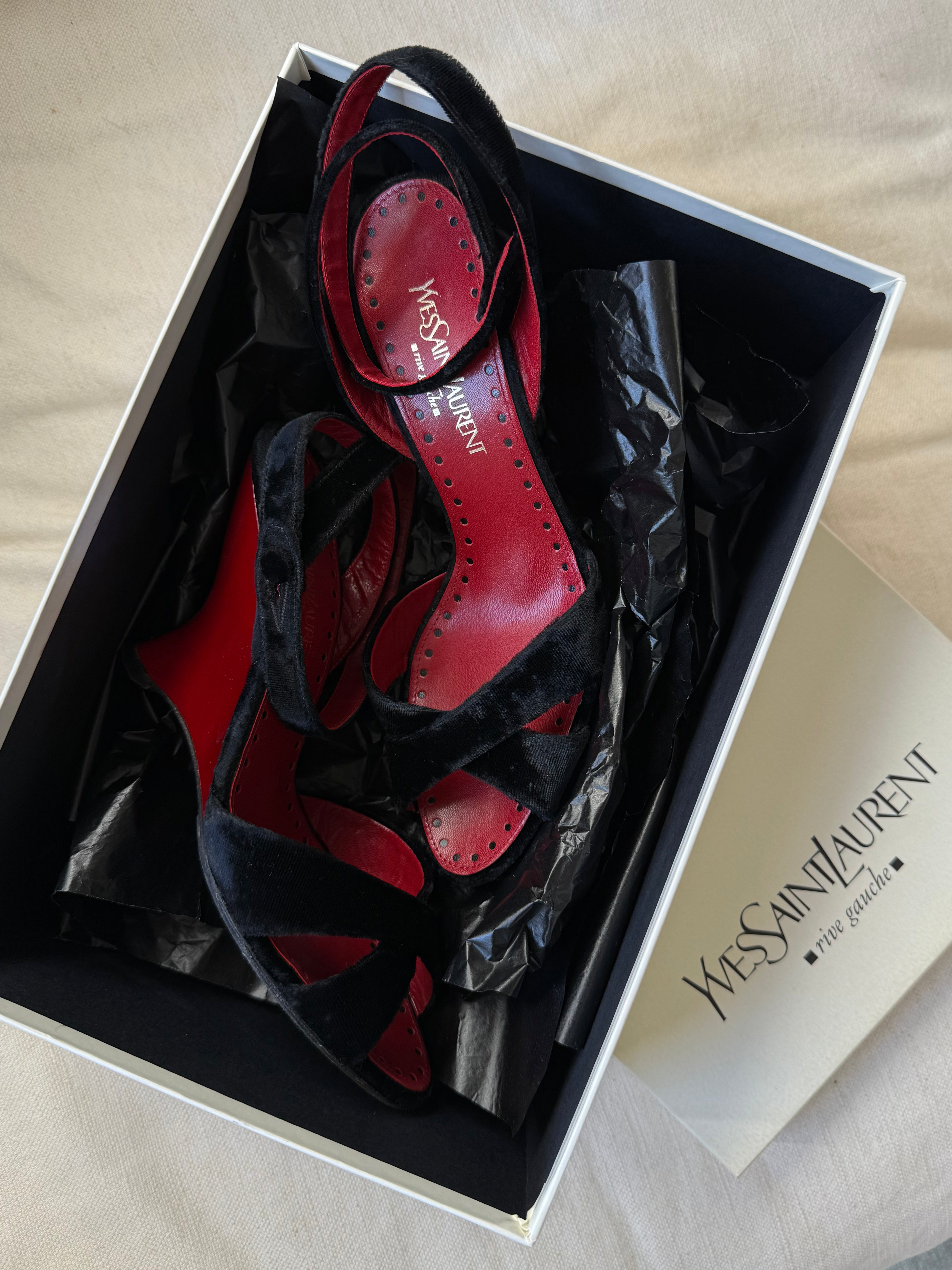 Yves Saint Laurent Velvet Red Lacquered Heels (37)
